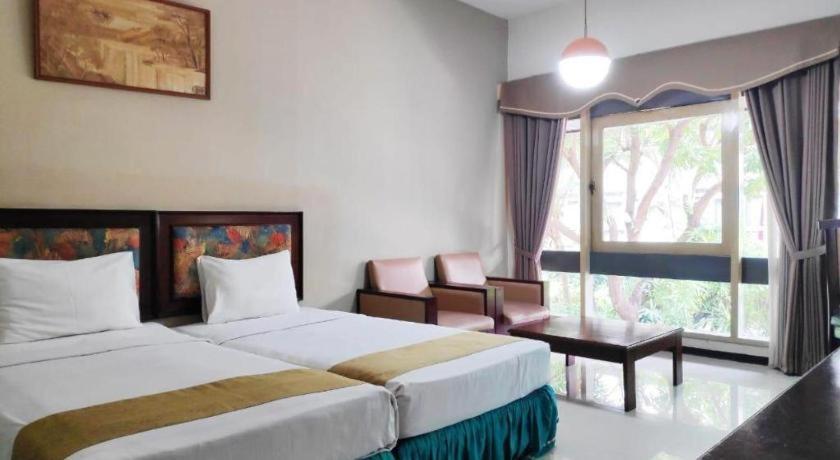 New Grand Park Hotel Surabaya Exterior photo